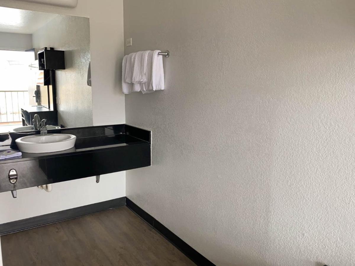Studio 6 Albuquerque Nm Midtown Екстериор снимка