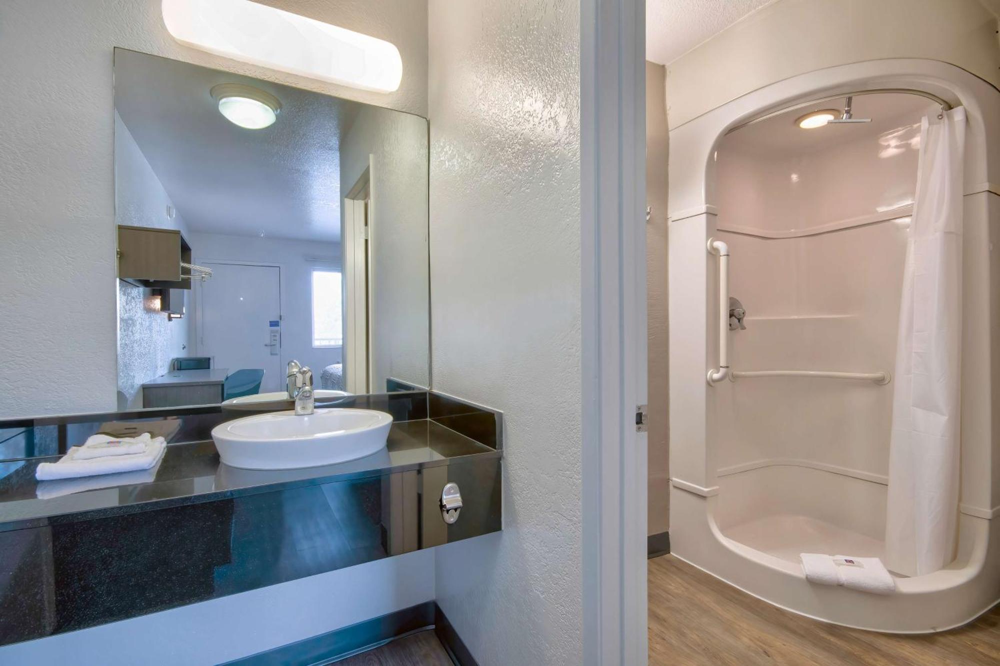 Studio 6 Albuquerque Nm Midtown Екстериор снимка