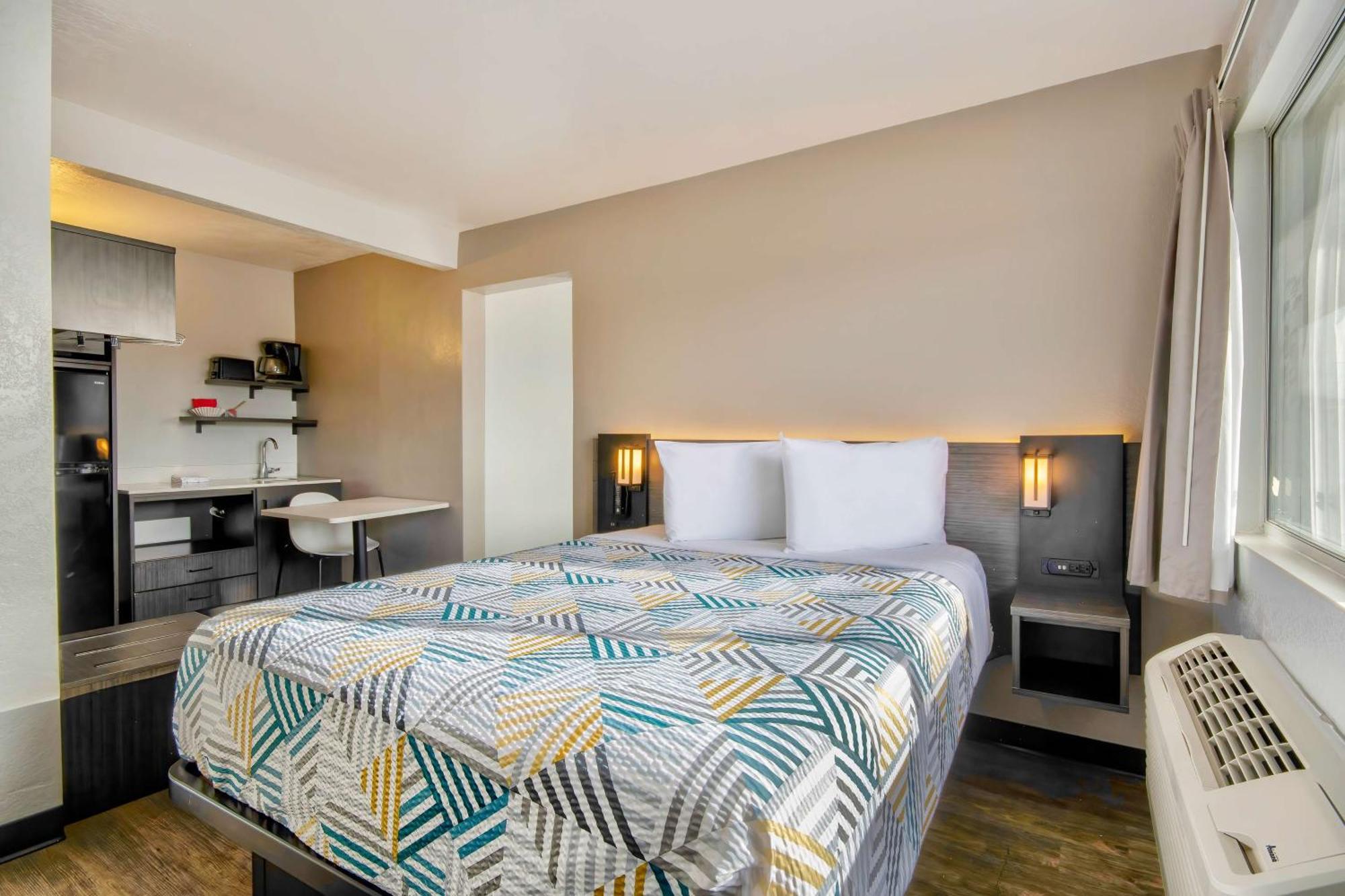 Studio 6 Albuquerque Nm Midtown Екстериор снимка