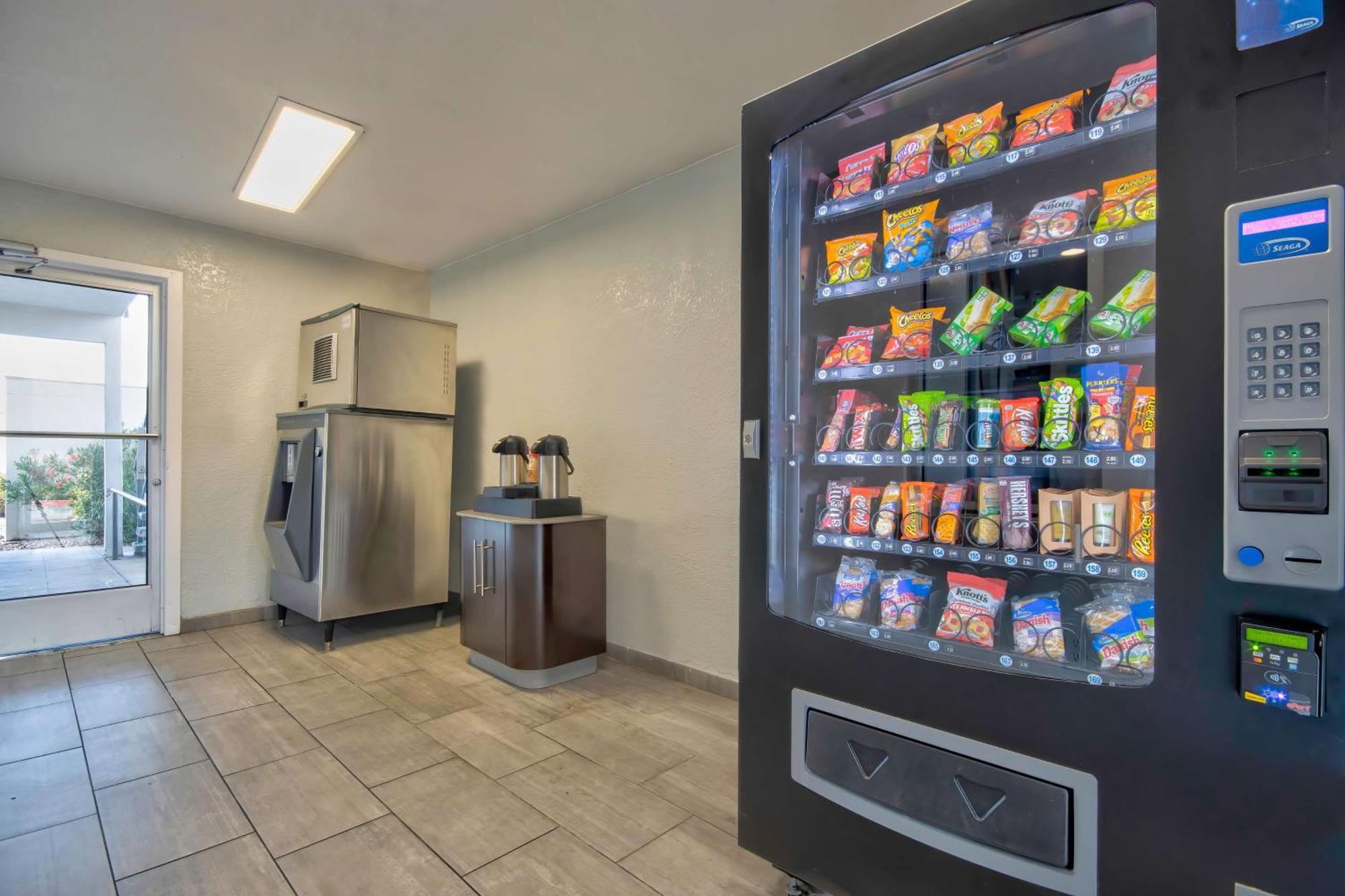 Studio 6 Albuquerque Nm Midtown Екстериор снимка