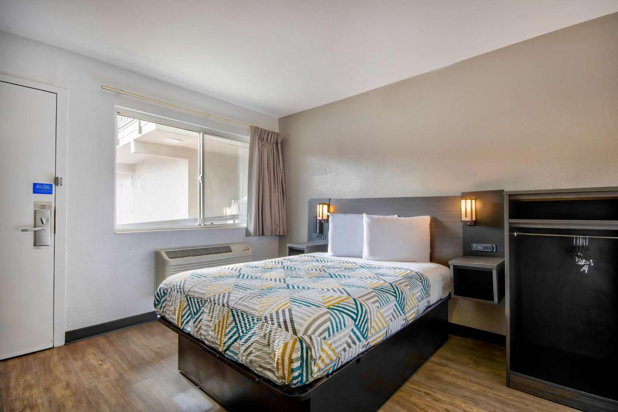 Studio 6 Albuquerque Nm Midtown Екстериор снимка