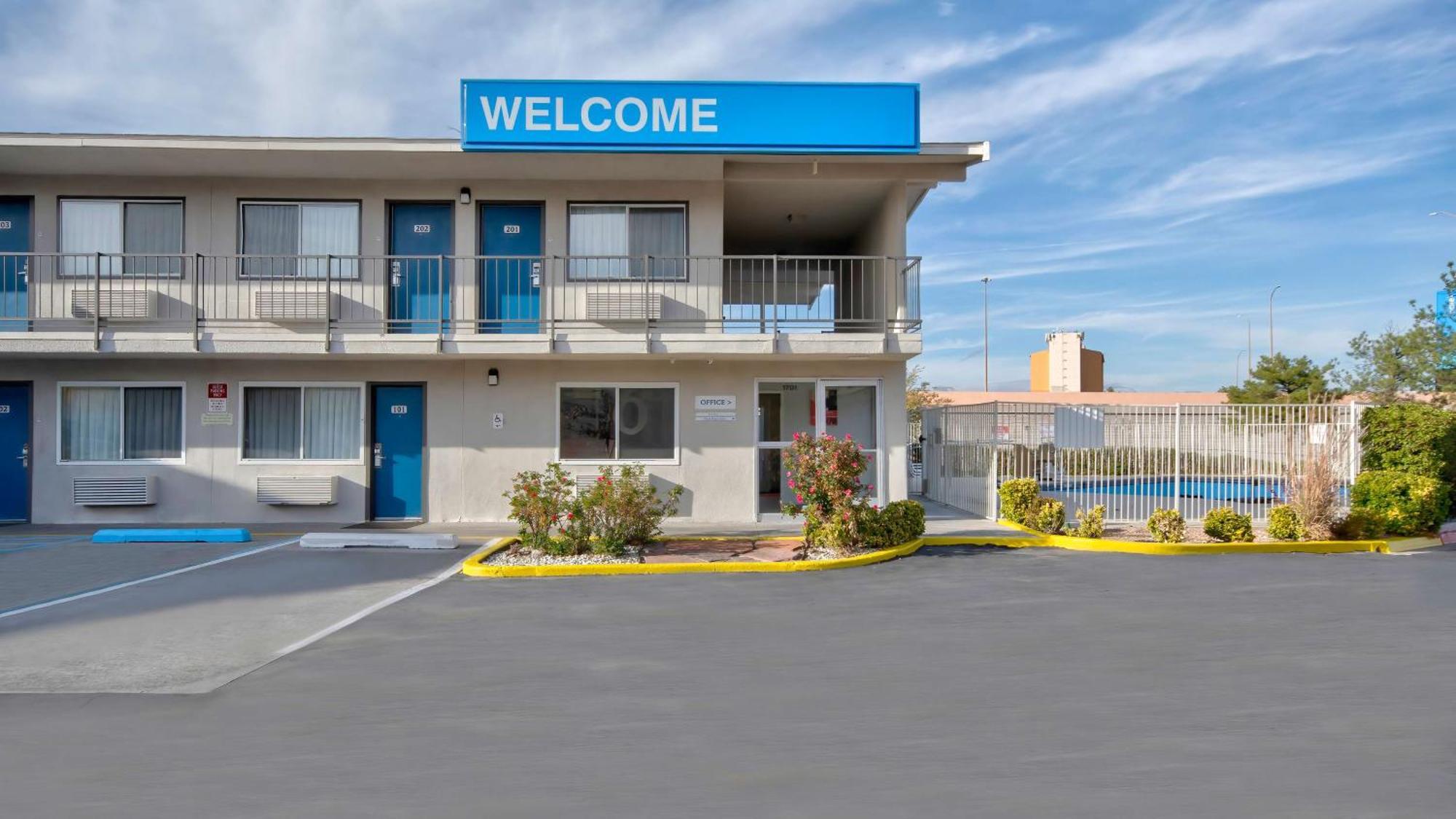 Studio 6 Albuquerque Nm Midtown Екстериор снимка